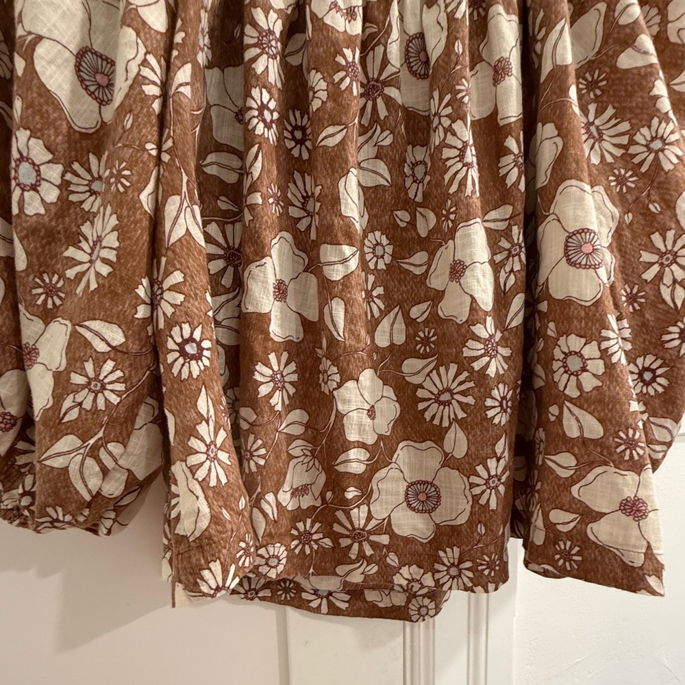 Free People brown puff sleeve blouse w/ cream floral pattern - Picture 4 of 12